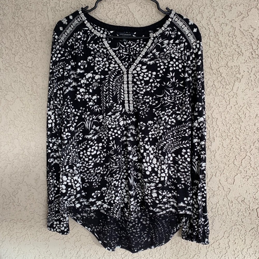 LUCKY BRAND high low long sleeve shirt!!